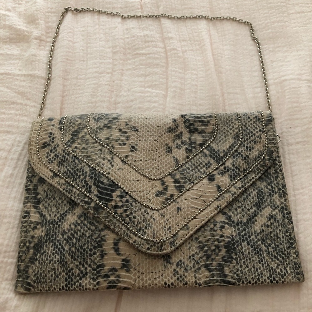 Snake skin clutch